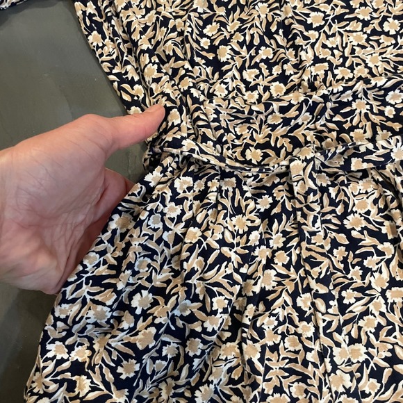 Boden Navy Floral Puff Sleeve Ruffled Yoke Jersey Dress Pockets US 8L UK 12L - Picture 3 of 8